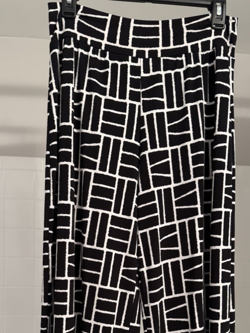 NWOT Clara Sun Woo Gaucho Wide Leg Pants Sz Large Black White Pull On 24" Inseam